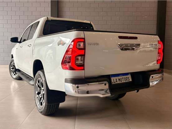 TOYOTA-HILUX-2.8 D-4D TURBO DIESEL CD SRX 4X4 AUTOMÁTICO TOYOTA-HILUX-2022