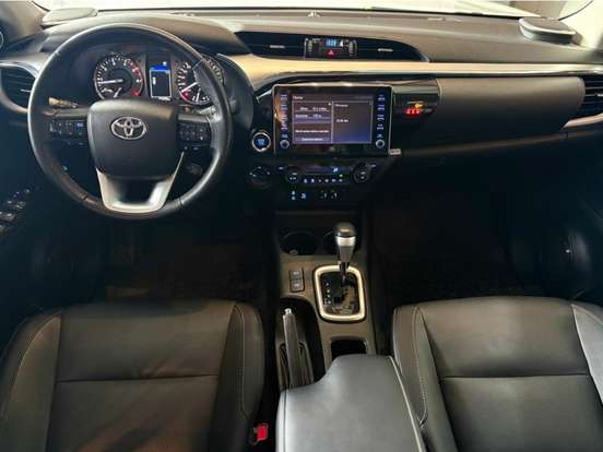 TOYOTA-HILUX-2.8 D-4D TURBO DIESEL CD SRX 4X4 AUTOMÁTICO TOYOTA-HILUX-2022