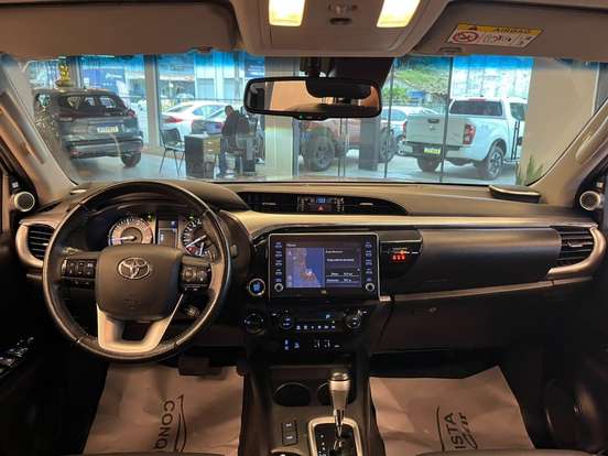 TOYOTA-HILUX-2022