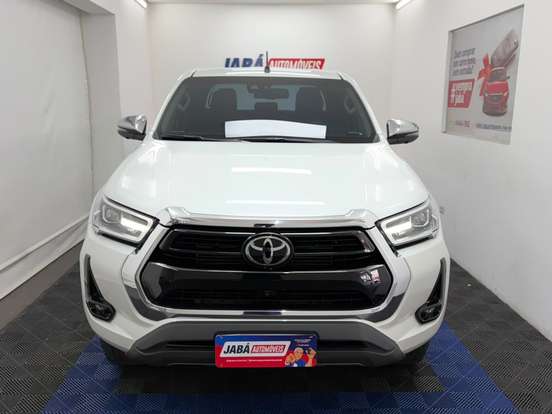 TOYOTA-HILUX-2023