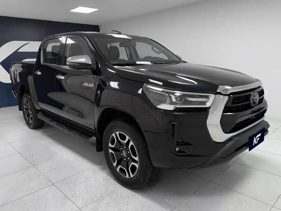 TOYOTA-HILUX-2.8 D-4D TURBO DIESEL CD SRX 4X4 AUTOMÁTICO TOYOTA-HILUX-2022