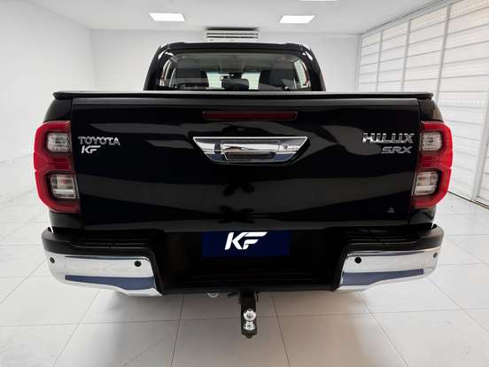 TOYOTA-HILUX-2022