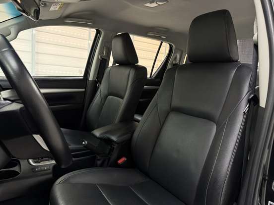 TOYOTA-HILUX-2.8 D-4D TURBO DIESEL CD SRX 4X4 AUTOMÁTICO TOYOTA-HILUX-2022