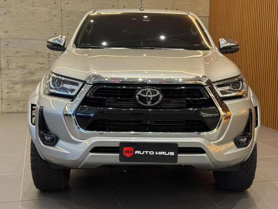 TOYOTA-HILUX-2023