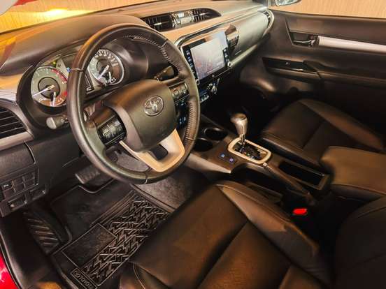 TOYOTA-HILUX-2021