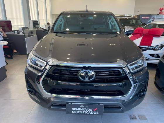 TOYOTA HILUX 2.8 D-4D TURBO DIESEL CD SRX 4X4 AUTOMÁTICO