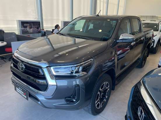 TOYOTA-HILUX-2025