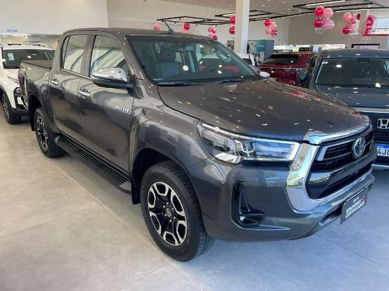 TOYOTA-HILUX-2.8 D-4D TURBO DIESEL CD SRX 4X4 AUTOMÁTICO TOYOTA-HILUX-2025