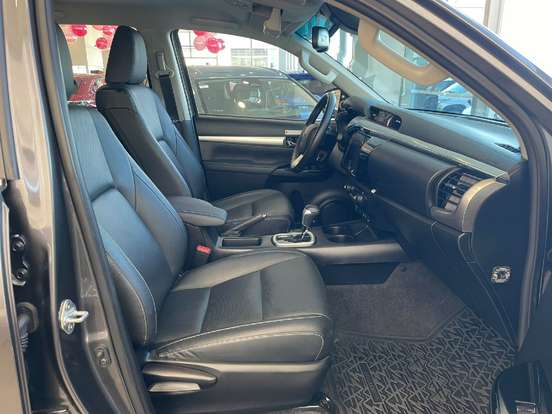 TOYOTA-HILUX-2025