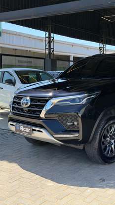 TOYOTA-HILUX-2021