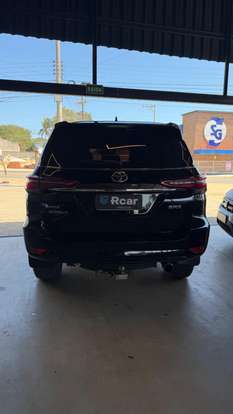 TOYOTA-HILUX-2021