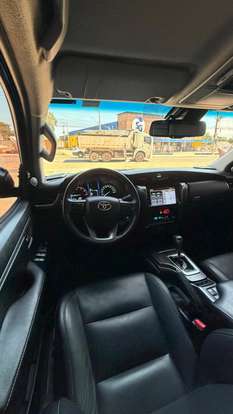TOYOTA-HILUX-2021