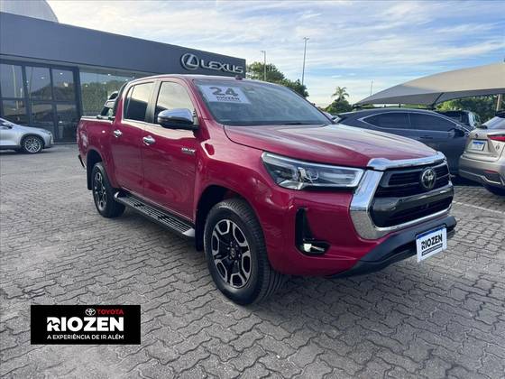 TOYOTA HILUX 2.8 D-4D TURBO DIESEL CD SRX 4X4 AUTOMÁTICO