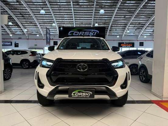 TOYOTA-HILUX-2.8 D-4D TURBO DIESEL CD SRX PLUS 4X4 AUTOMÁTICO TOYOTA-HILUX-2024