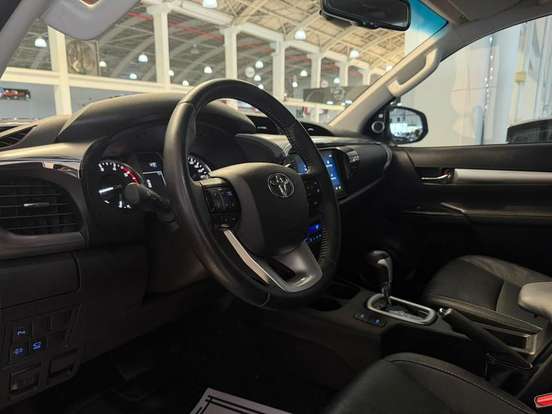 TOYOTA-HILUX-2024