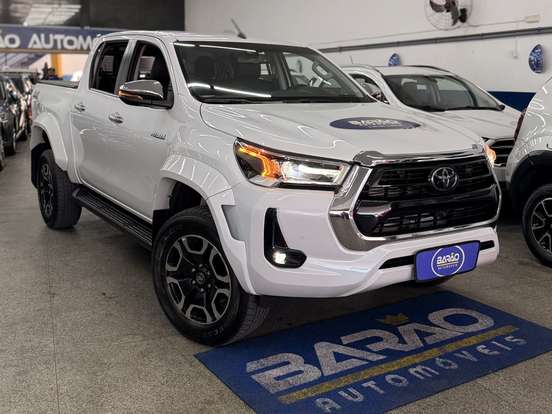 TOYOTA-HILUX-2023