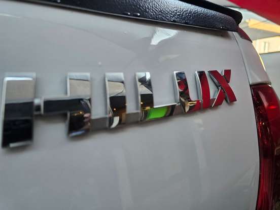 TOYOTA-HILUX-2021