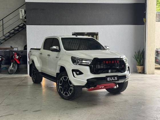 TOYOTA HILUX 2.8 POWER PACK 4X4 CD 16V DIESEL 4P MANUAL