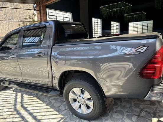 TOYOTA-HILUX-2.8 SRV 4X4 CD 16V DIESEL 4P AUTOMÁTICO TOYOTA-HILUX-2016