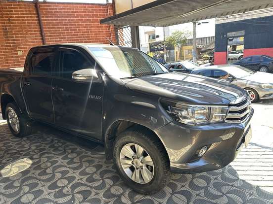 TOYOTA-HILUX-2016