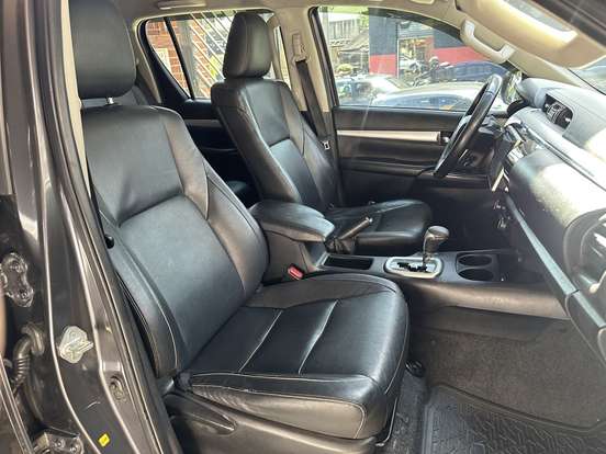 TOYOTA-HILUX-2.8 SRV 4X4 CD 16V DIESEL 4P AUTOMÁTICO TOYOTA-HILUX-2016