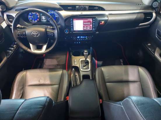 TOYOTA-HILUX-2019