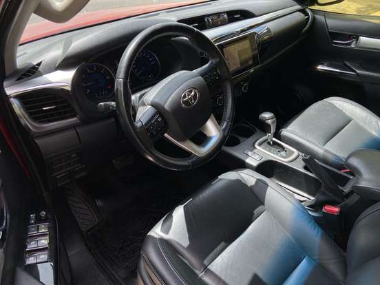 TOYOTA-HILUX-2018