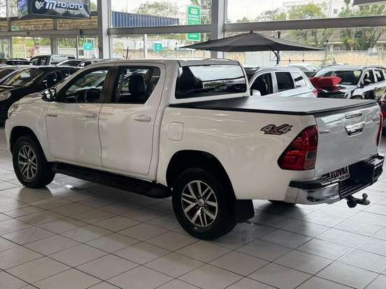 TOYOTA-HILUX-2017