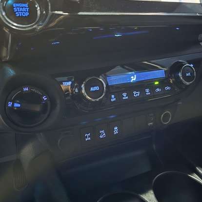 TOYOTA-HILUX-2019