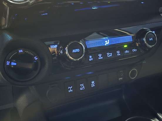 TOYOTA-HILUX-2.8 SRX 4X4 CD 16V DIESEL 4P AUTOMÁTICO TOYOTA-HILUX-2019