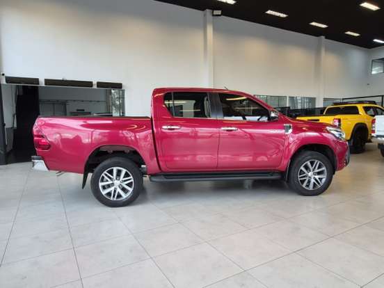 TOYOTA-HILUX-2016