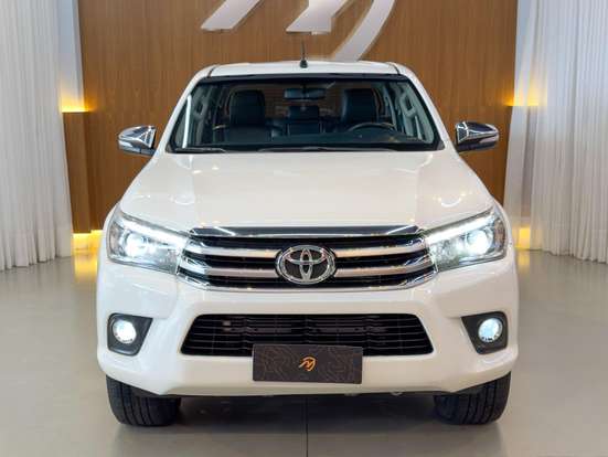 TOYOTA-HILUX-2.8 SRX 4X4 CD 16V DIESEL 4P AUTOMÁTICO TOYOTA-HILUX-2016