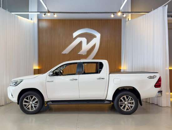 TOYOTA-HILUX-2.8 SRX 4X4 CD 16V DIESEL 4P AUTOMÁTICO TOYOTA-HILUX-2016