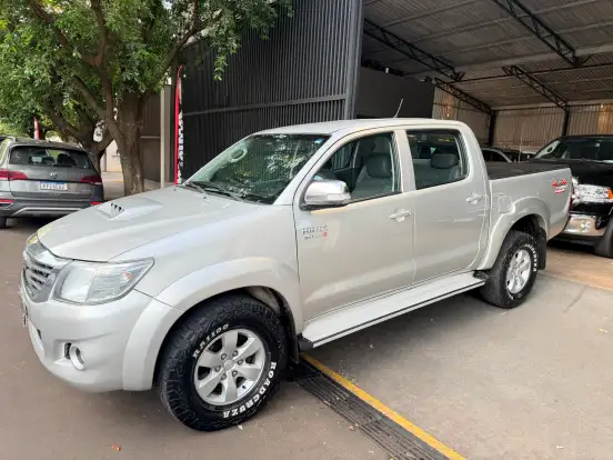 TOYOTA-HILUX-2013