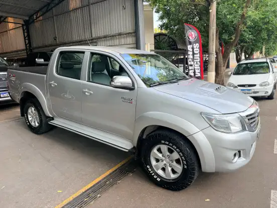 TOYOTA-HILUX-2013