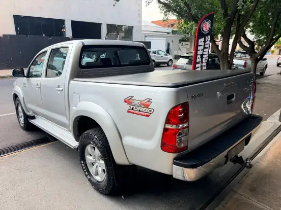 TOYOTA-HILUX-3.0 SRV 4X4 CD 16V TURBO INTERCOOLER DIESEL 4P AUTOMÁTICO TOYOTA-HILUX-2013