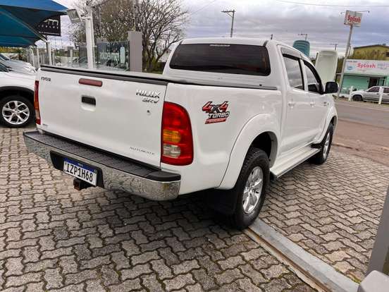 TOYOTA-HILUX-3.0 SRV 4X4 CD 16V TURBO INTERCOOLER DIESEL 4P AUTOMÁTICO TOYOTA-HILUX-2011