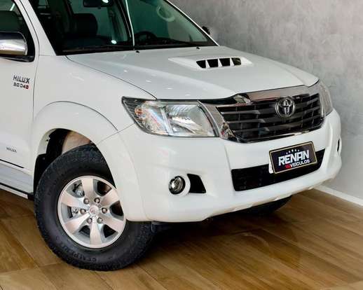 TOYOTA-HILUX-2015