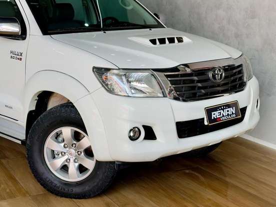 TOYOTA-HILUX-3.0 SRV 4X4 CD 16V TURBO INTERCOOLER DIESEL 4P AUTOMÁTICO TOYOTA-HILUX-2015