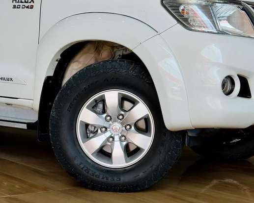 TOYOTA-HILUX-3.0 SRV 4X4 CD 16V TURBO INTERCOOLER DIESEL 4P AUTOMÁTICO TOYOTA-HILUX-2015