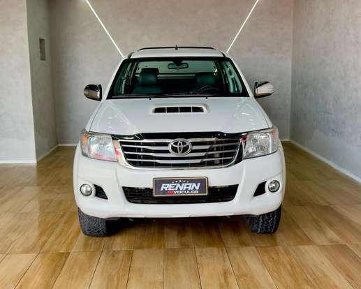 TOYOTA-HILUX-2015