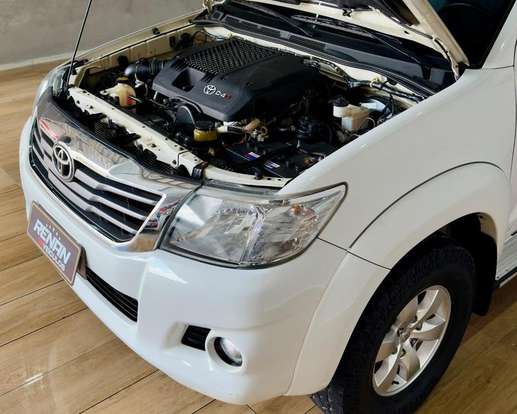 TOYOTA-HILUX-2015