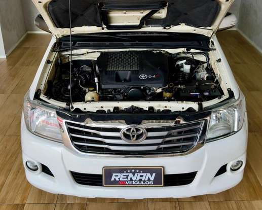 TOYOTA-HILUX-2015