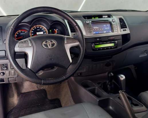 TOYOTA-HILUX-3.0 SRV 4X4 CD 16V TURBO INTERCOOLER DIESEL 4P AUTOMÁTICO TOYOTA-HILUX-2015