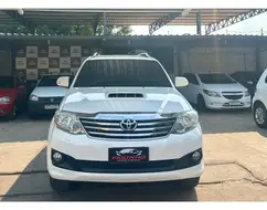 TOYOTA HILUX 3.0 SRV 4X4 CD 7 LUGARES 16V TURBO INTERCOOLER DIESEL 4P AUTOMÁTICO TOYOTA HILUX 3.0 SRV 4X4 CD 7 LUGARES 16V TURBO INTERCOOLER DIESEL 4P AUTOMÁTICO