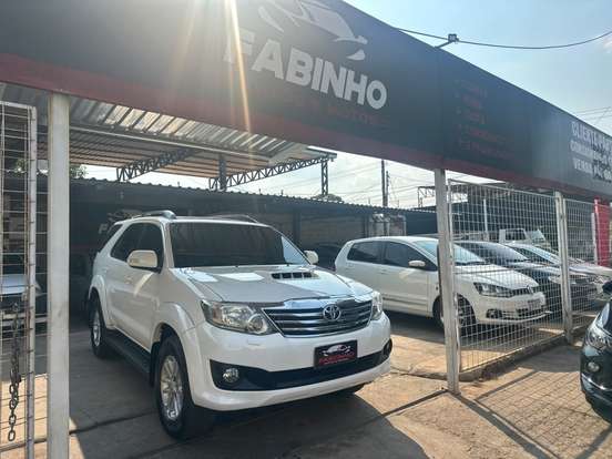 TOYOTA-HILUX-2012