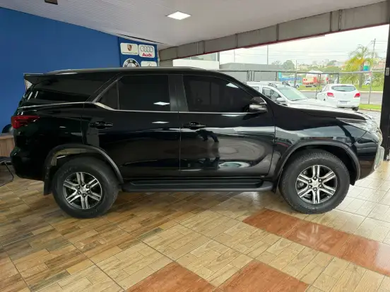 TOYOTA-HILUX SW4-2.7 SR 4X2 16V FLEX 4P AUTOMÁTICO TOYOTA-HILUX SW4-2016