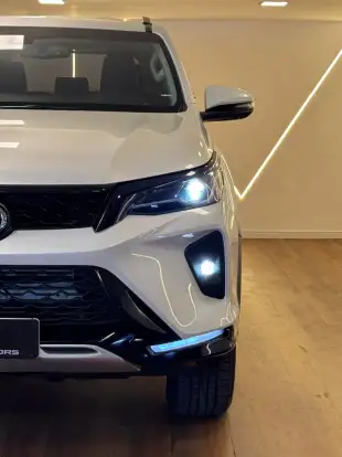 TOYOTA-HILUX SW4-2026