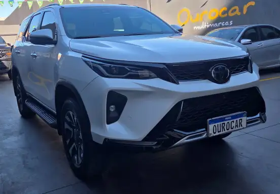 TOYOTA-HILUX SW4-2023