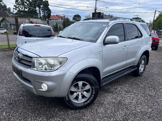 TOYOTA-HILUX SW4-2009